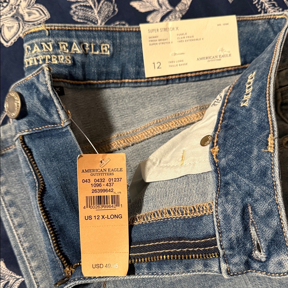 Universal Thread Light Blue Denim Jeans